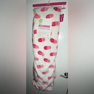 NWT Buttery Soft TWIN XL Pink White Plush Blanket CHILL PILL Dopamine NEW